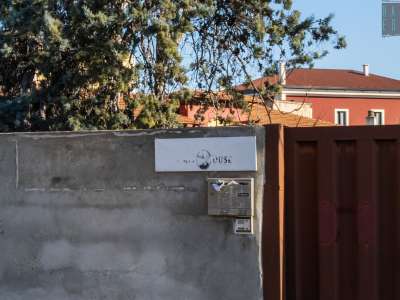 Nei decenni successivi gli ambienti ospitarono poi altre attivit� commerciali, depositi di materiali meccanici e idraulici e, nell�estate del 2022, anche il Teatro Duse